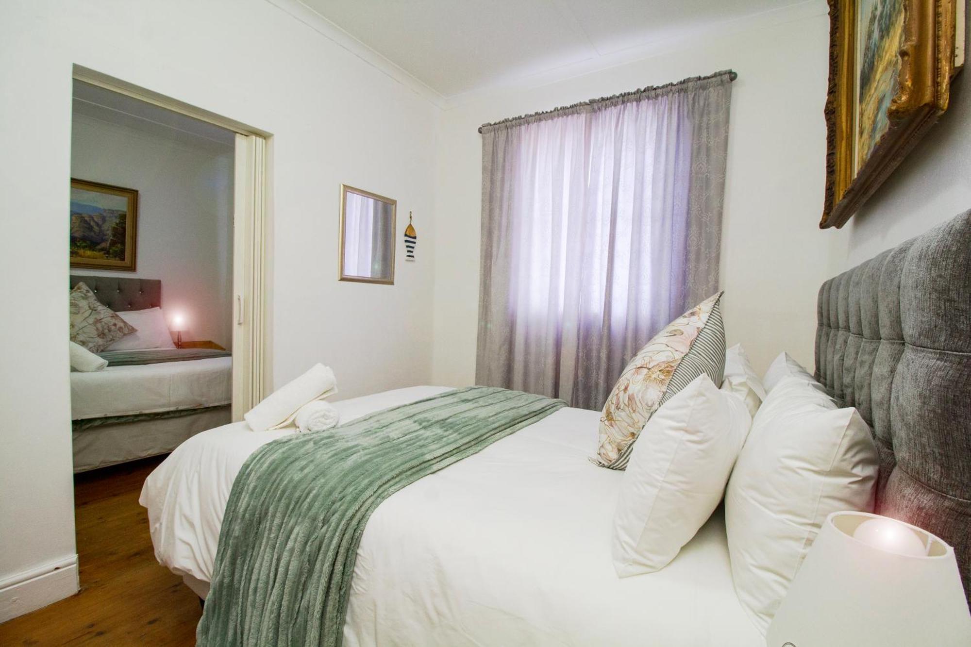 Schooner House Hotell Gansbaai Eksteriør bilde